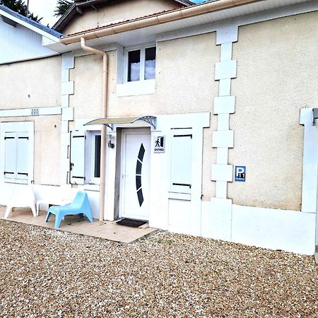 10 - Joli Studio Avec Deux Lits, Tout Equipe Pour 1, 2 Ou 3 Personnes Maximum, Vue Sur Parc Arbore, Parking Privatif Gratuit, Grand Fourgon Possible, Tout Le Linge De Maison Est Fourni Razac-sur-lʼIsle Eksteriør bilde